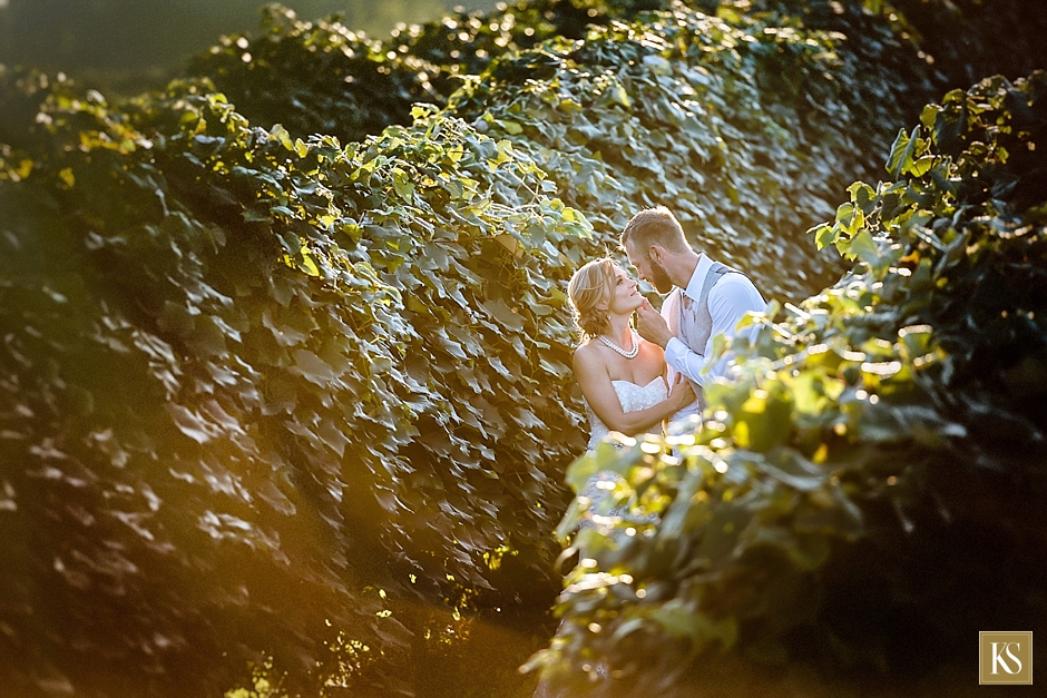 Michigan wedding photos, Unique wedding portrait, Must have wedding picture, www.kelliesaunders.com
